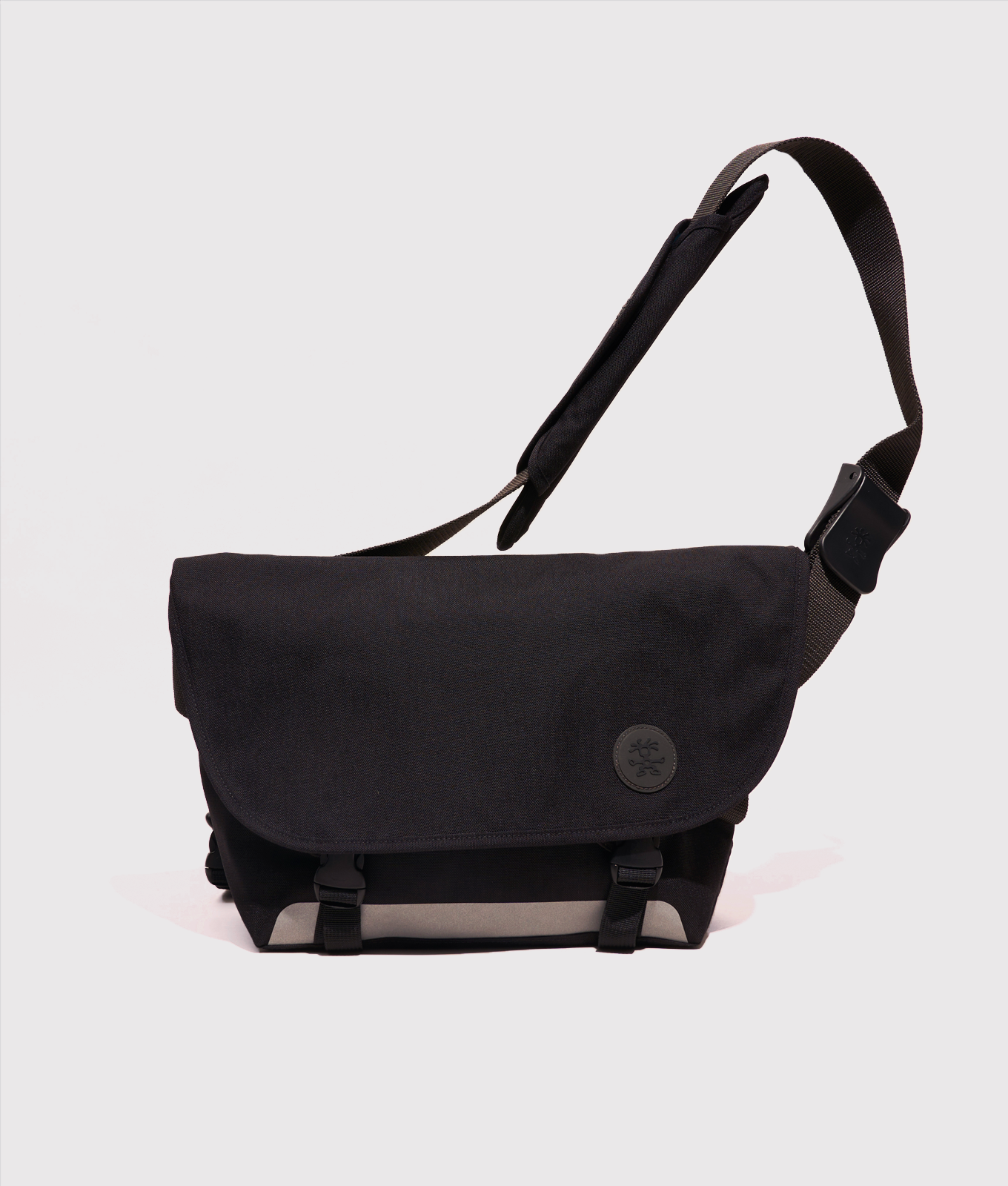 | Colour: Black